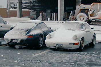 Porsches and snow (23k)